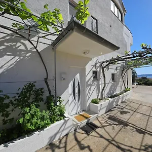  Apartment Magic Blue Sky
