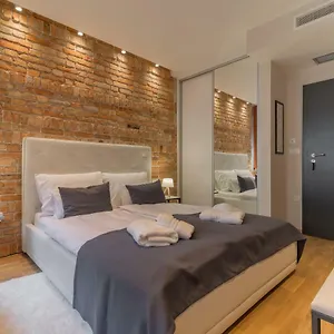  Apartment Anchy