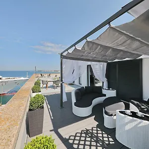  Apartment Stunning Sea View