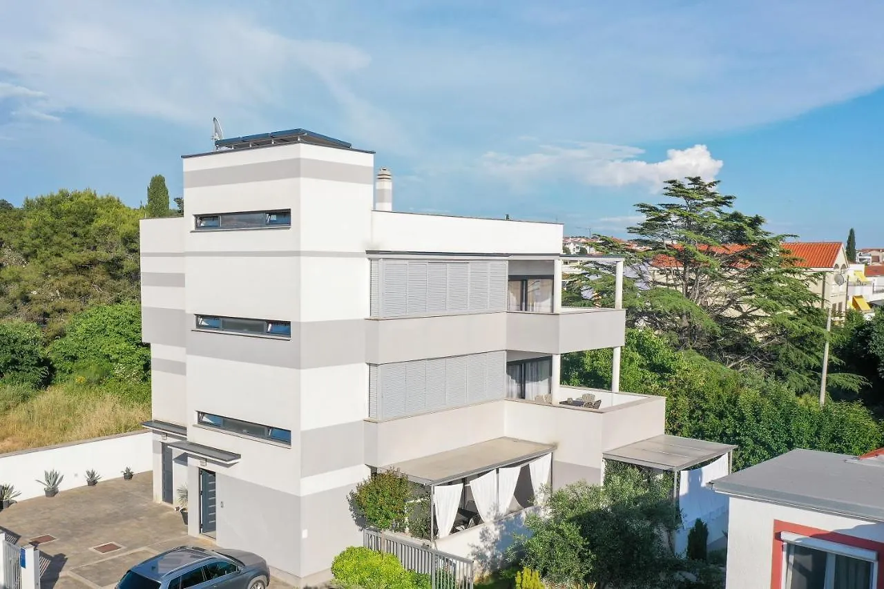Apartments Mato Zara 0*,