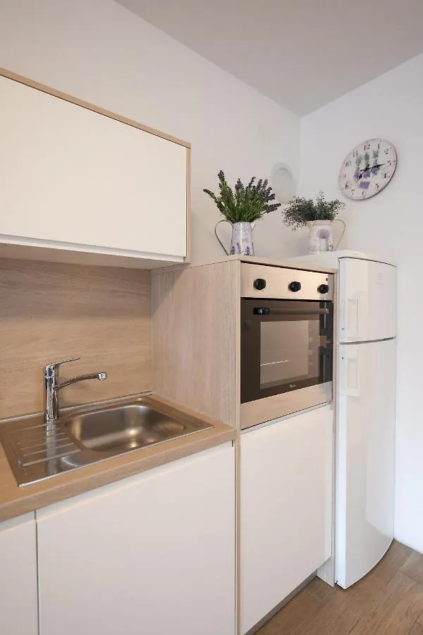 Apartments Mato Zara 0*,